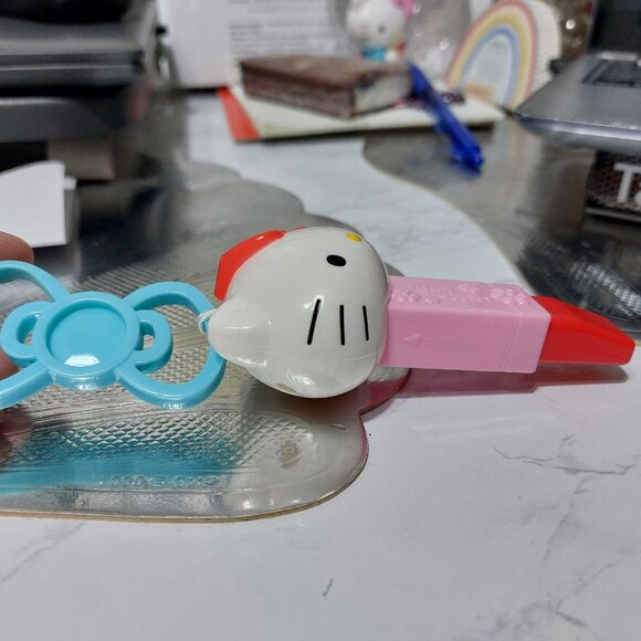 Hello Kitty Clip On Lipstick Accessory Bag Charm Keyring Charm - Picture 4 of 7